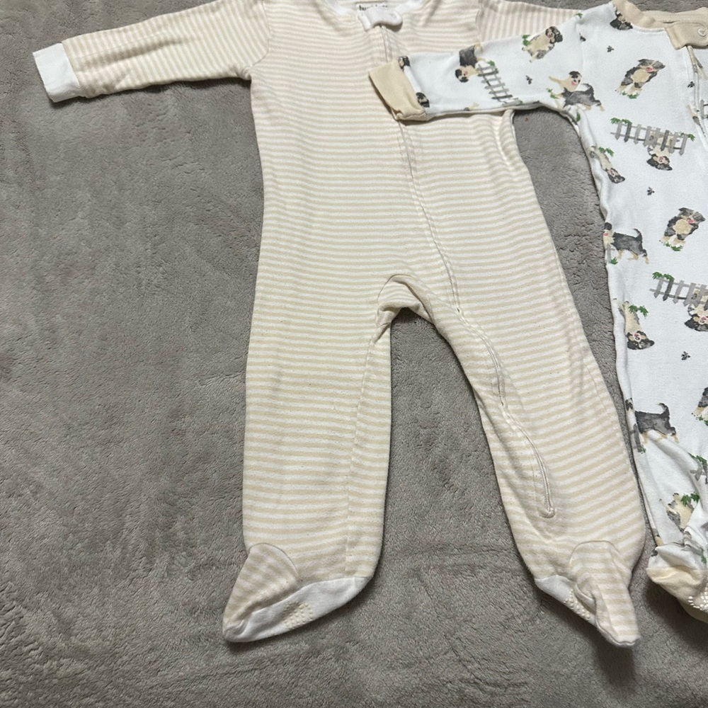 Burt's Bees Cream and White Footies One Pieces - Picture 4 of 9